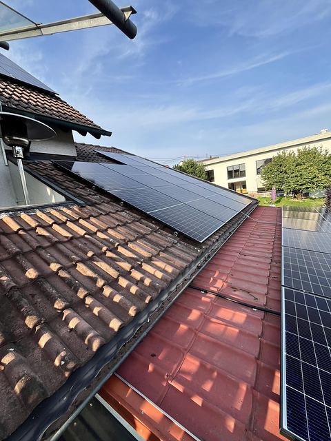 Fertige Photovoltaikanlage auf einem Ziegeldach in Hardthausen am Kocher